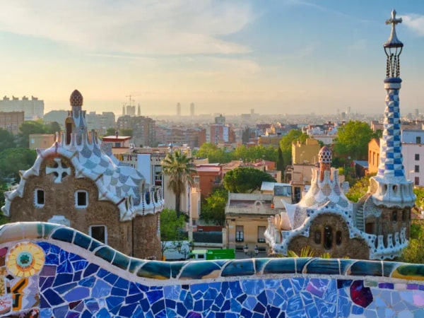 Park Güell: Skip The Line and Guided Visit in Barcelona by Amigo Tours